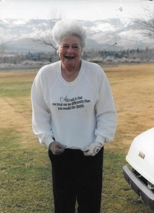 Bonnie-and-her-queen-sweatshirt-d1eba5f1