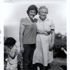 5.-Gloria-with-mom-Concha-and-baby-Jane-in-the-Urriola-family-yard-in-Battle-Mountain-1963-6a462df7-scaled